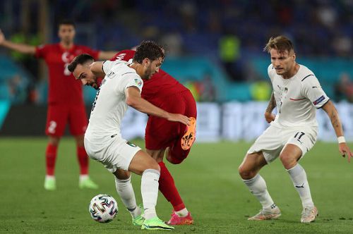  西甲前瞻：皇家贝蒂斯迎战巴塞罗那，主场能否延续不败？  